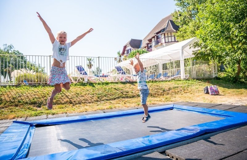 Trampoline